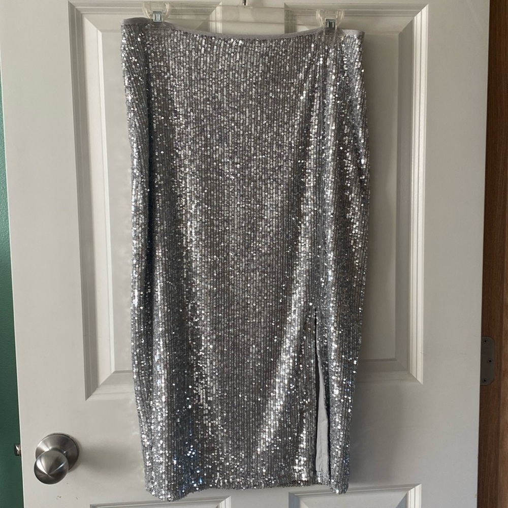 Nordstrom Halogen Sequin skirt with side slit. Lined.